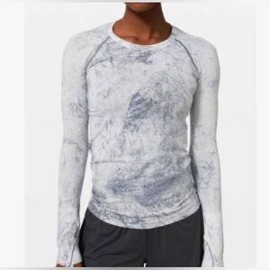 White and blue Lululemon Swiftly Tech long sleeve
